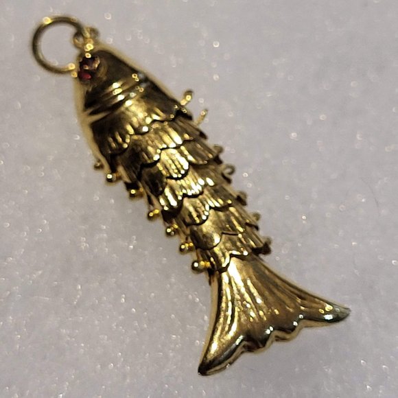 14K Gold Fish Pendant (3cm) - Picture 8 of 9